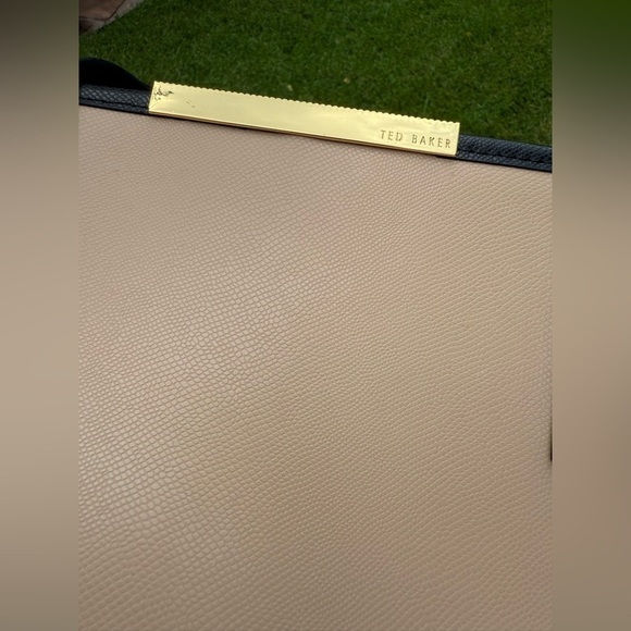 ▶️ Ted Baker ◀️ Two Tone Zippered Tote - Picture 8 of 14